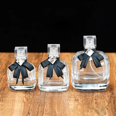 Bow smaržu pudelīte